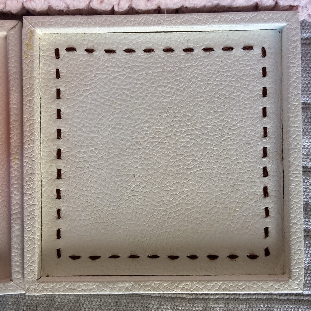 4 Vera Wang leather coasters, well made by hand